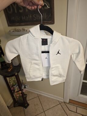 NWT Jordan Size 12 Months White Zip Up Hoodie Sweatshirt Jacket Brand New w Tags